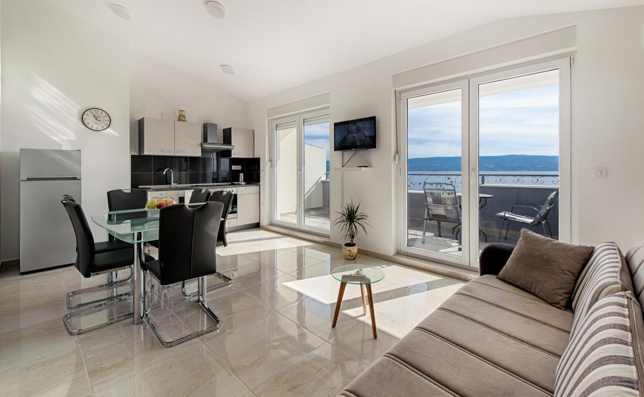 Cezar Luxury Apartment 奥米什 外观 照片