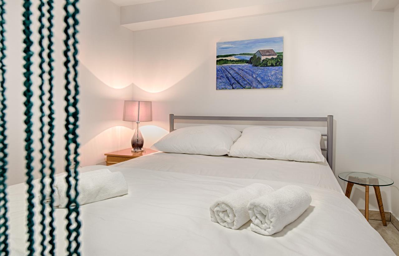 Cezar Luxury Apartment 奥米什 外观 照片