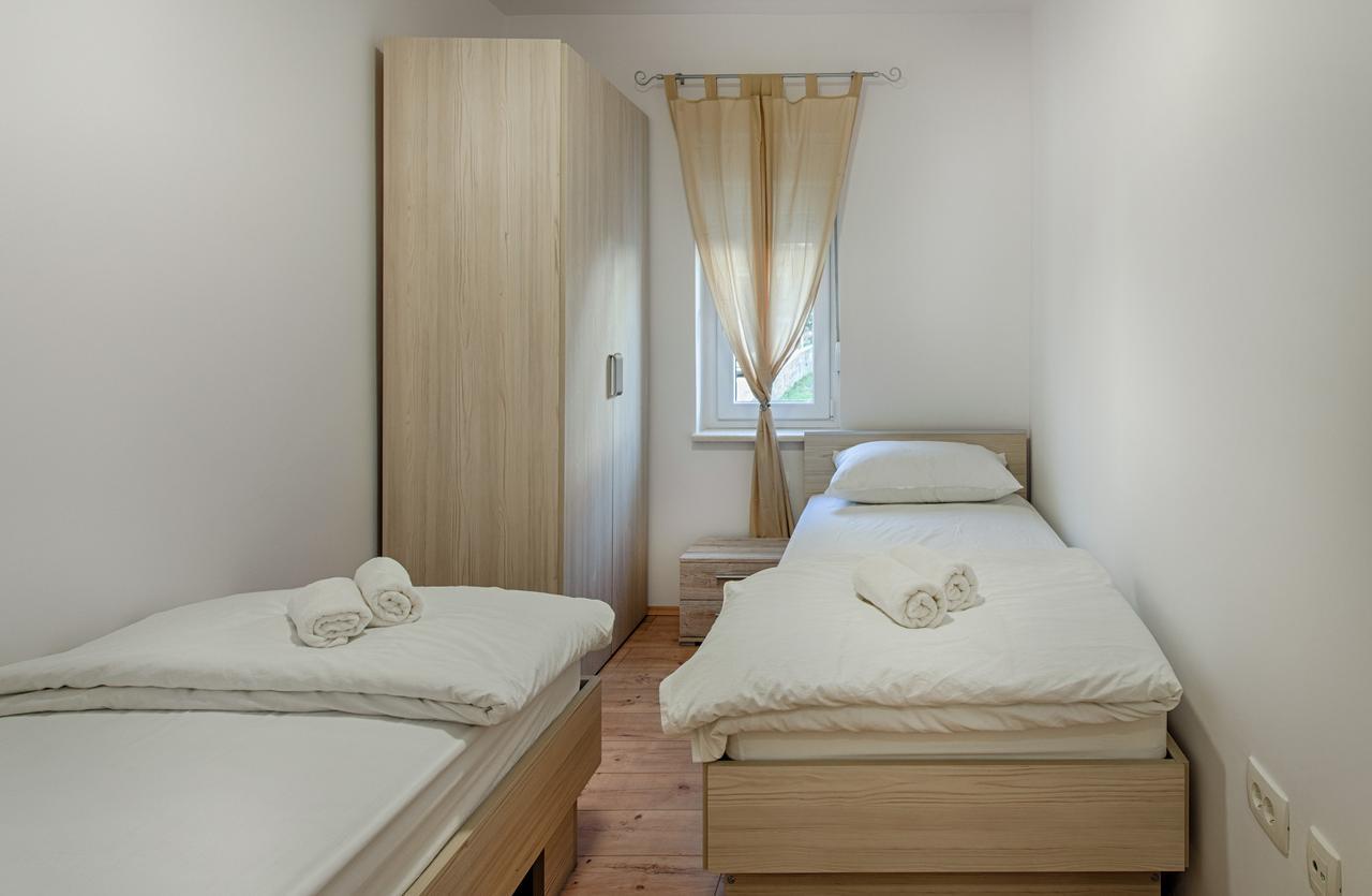 Cezar Luxury Apartment 奥米什 外观 照片