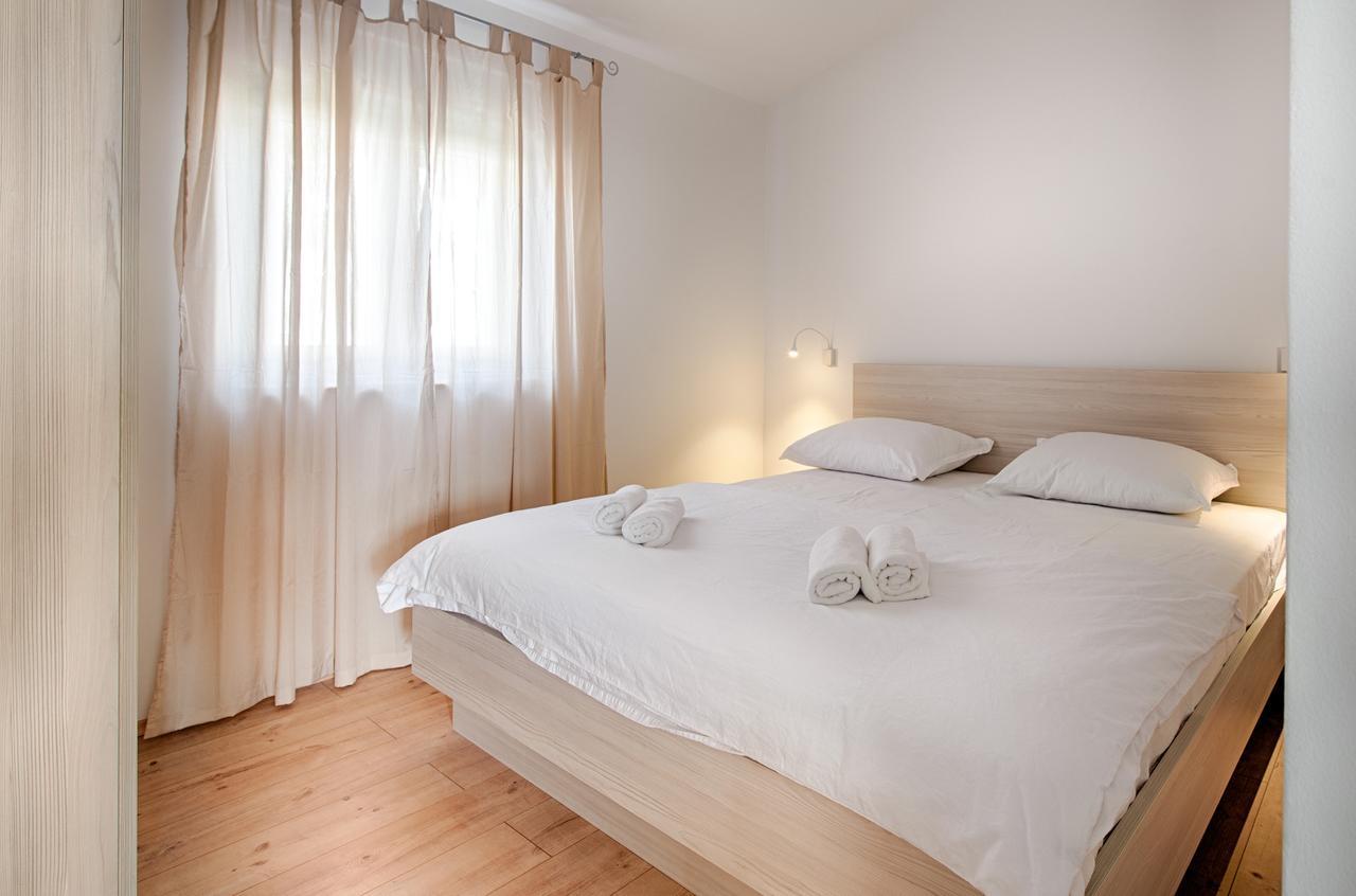 Cezar Luxury Apartment 奥米什 外观 照片